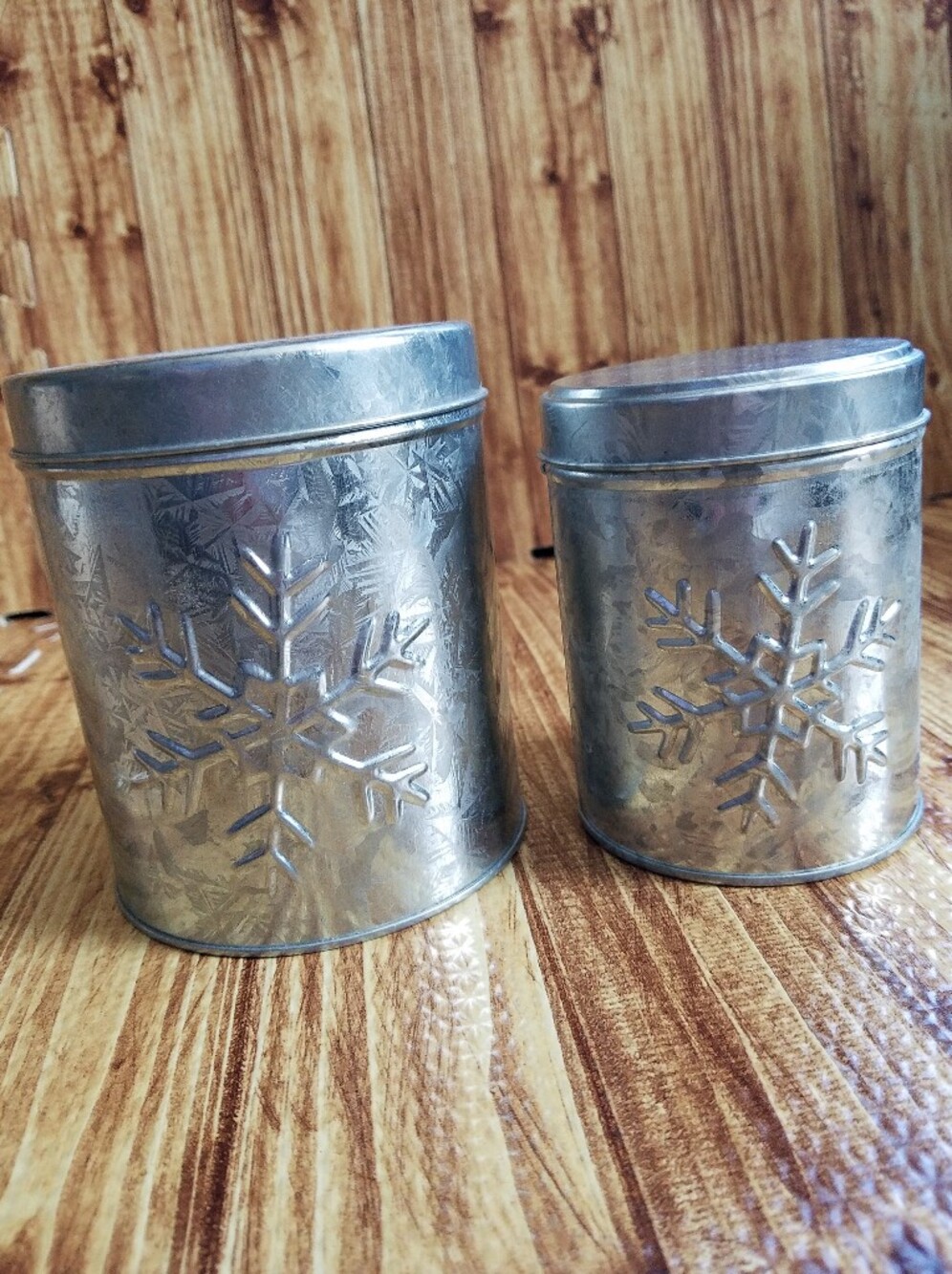 Rustic Winter Metal Snowflake Tin Set Silver Holiday Christmas Decor 2 Pack